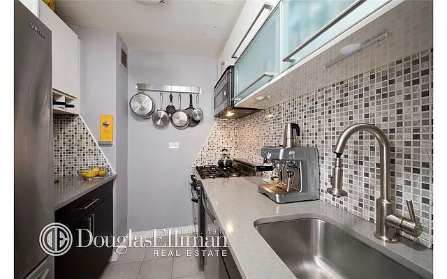 Sold by Douglas Elliman | media 26