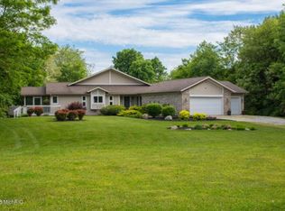23534 Forest Shore Dr, Cassopolis, MI 49031