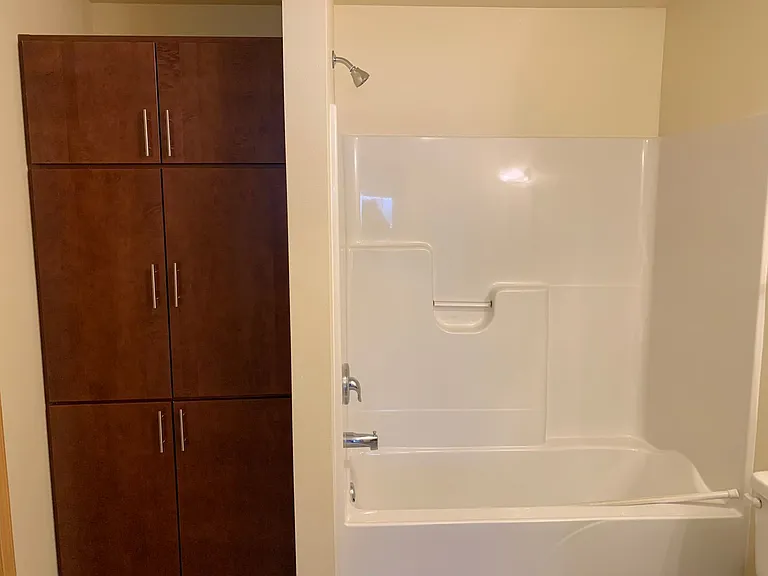West Lake II Apartments — Photo 33