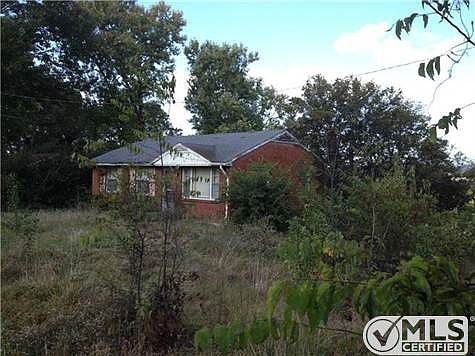 2nd image of 447 Cornish Dr