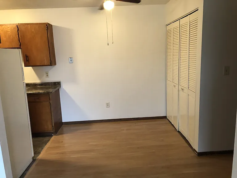 312 12th Ave NW — Photo 5