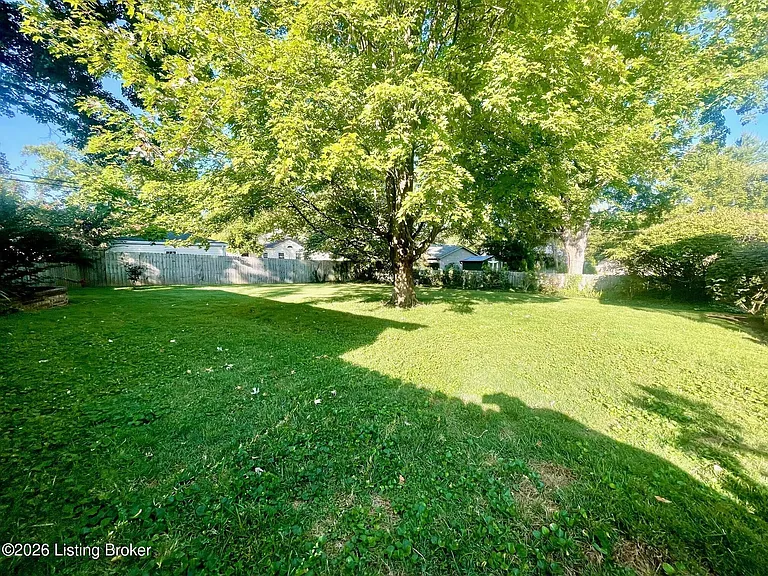 106 Spruce Ln — Photo 18