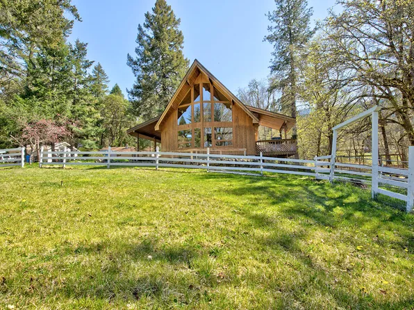 1585 Grays Creek Rd, Grants Pass, OR 97527