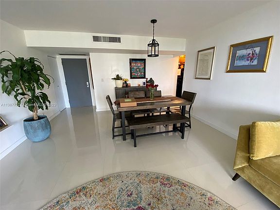 4th image of 780 NE 69th St APT 605