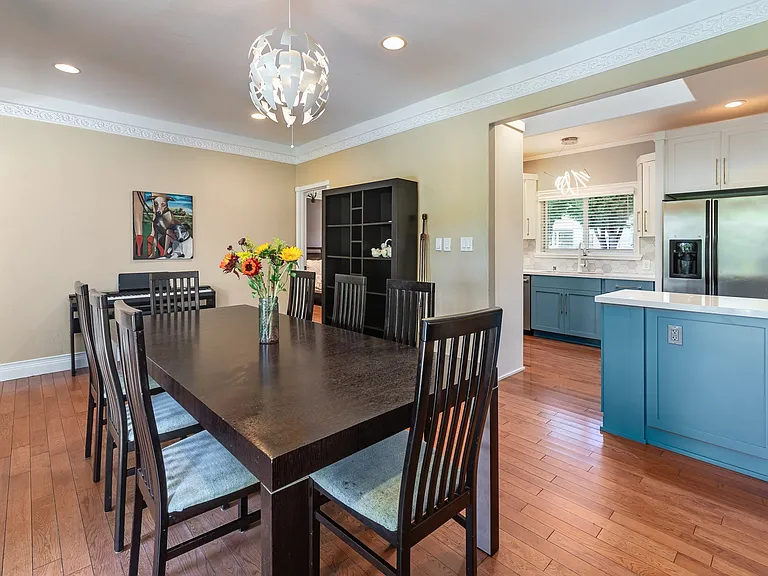 596 Pettis Ave — Photo 6