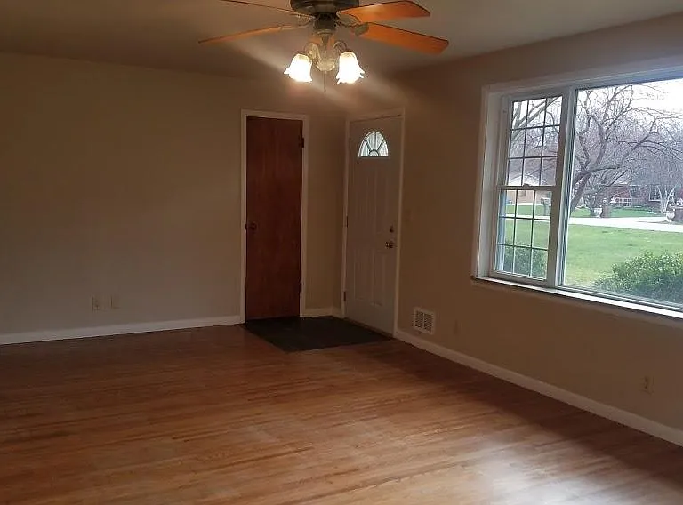 10247 Central Ave — Photo 6