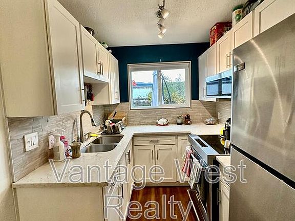 3rd image of 3135 Walnut St Unit 8
