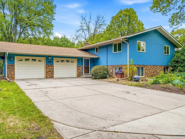 3380 Dunlap St N, Arden Hills, MN 55112