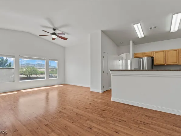 2596 Lazy Saddle Dr, Henderson, NV 89002