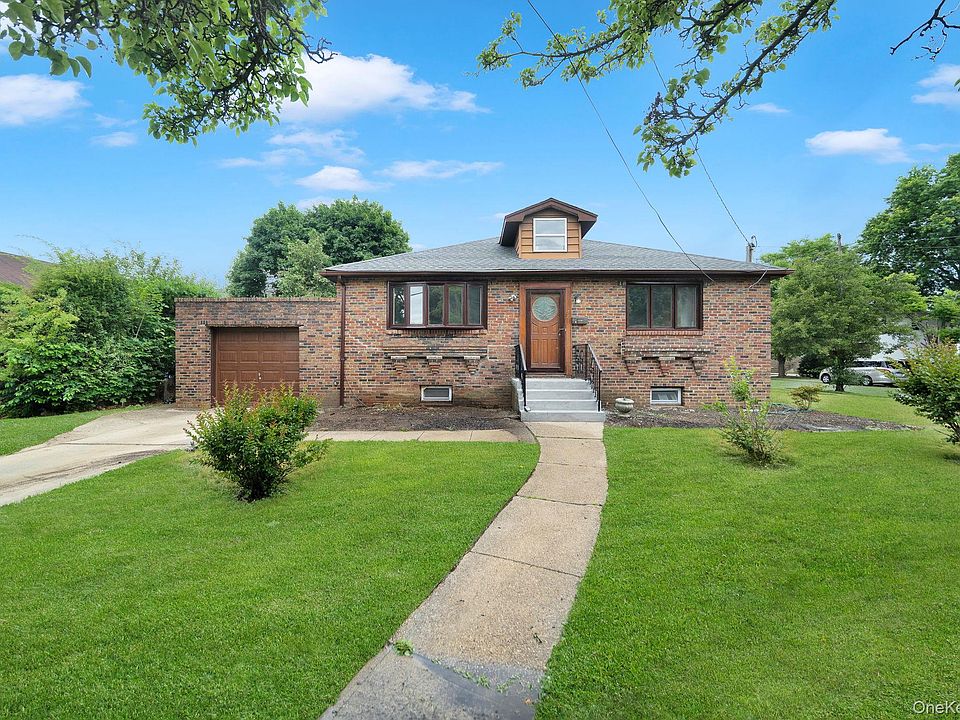 1st image of 634 Leonard Avenue