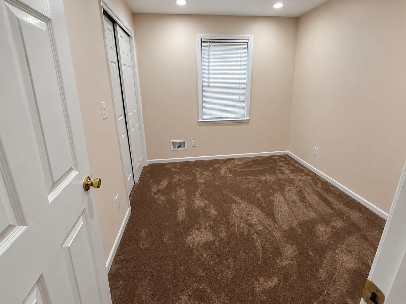 3 bed, $3,200 — Photo 3