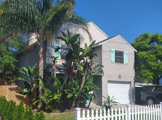916 Penman Rd, Jacksonville Beach, FL 32250