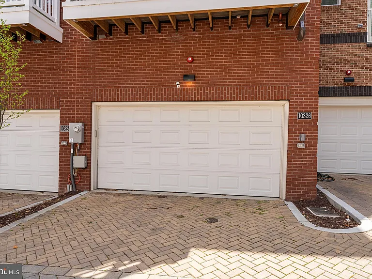 10326 Grosvenor Pl — Photo 47