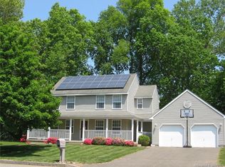 321 Meadowbrook Dr, Manchester, CT 06042