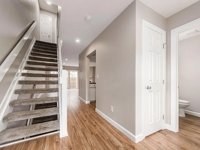 1807 Hobbes Dr — Photo 12