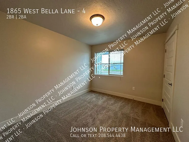 1865 W Bella Ln #4 — Photo 6