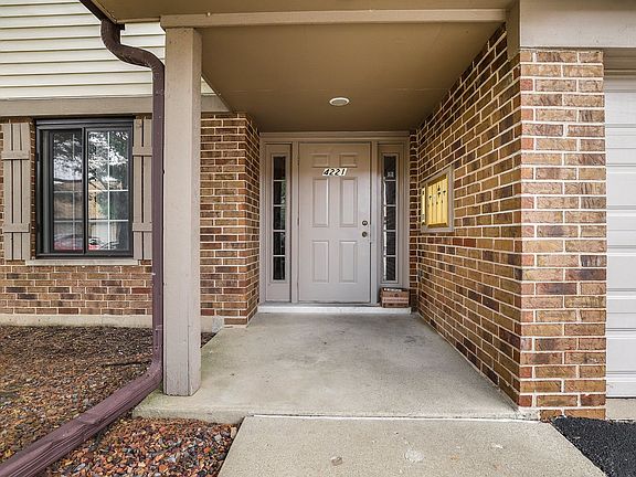 3rd image of 4221 N Pheasant Trail Ct Unit 8