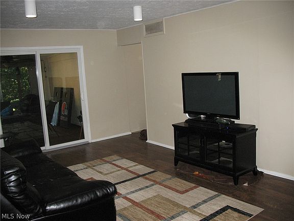 4th image of 19571 Glenmar Way
