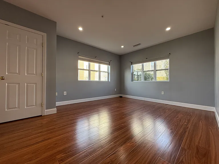 140 Railroad Ave #UB102 — Photo 23