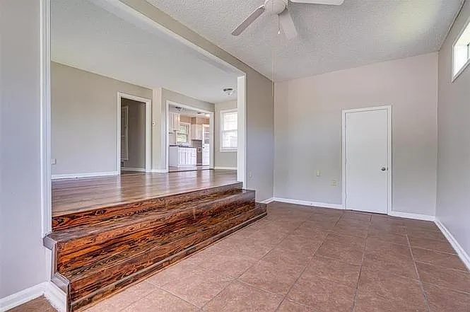 1749 Dearing Rd — Photo 3