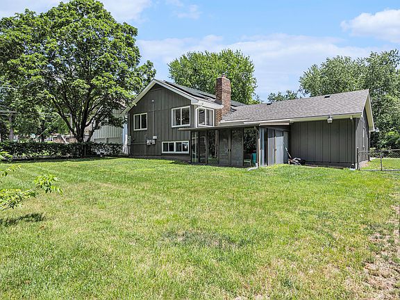 3rd image of 6704 Lakeshore Dr