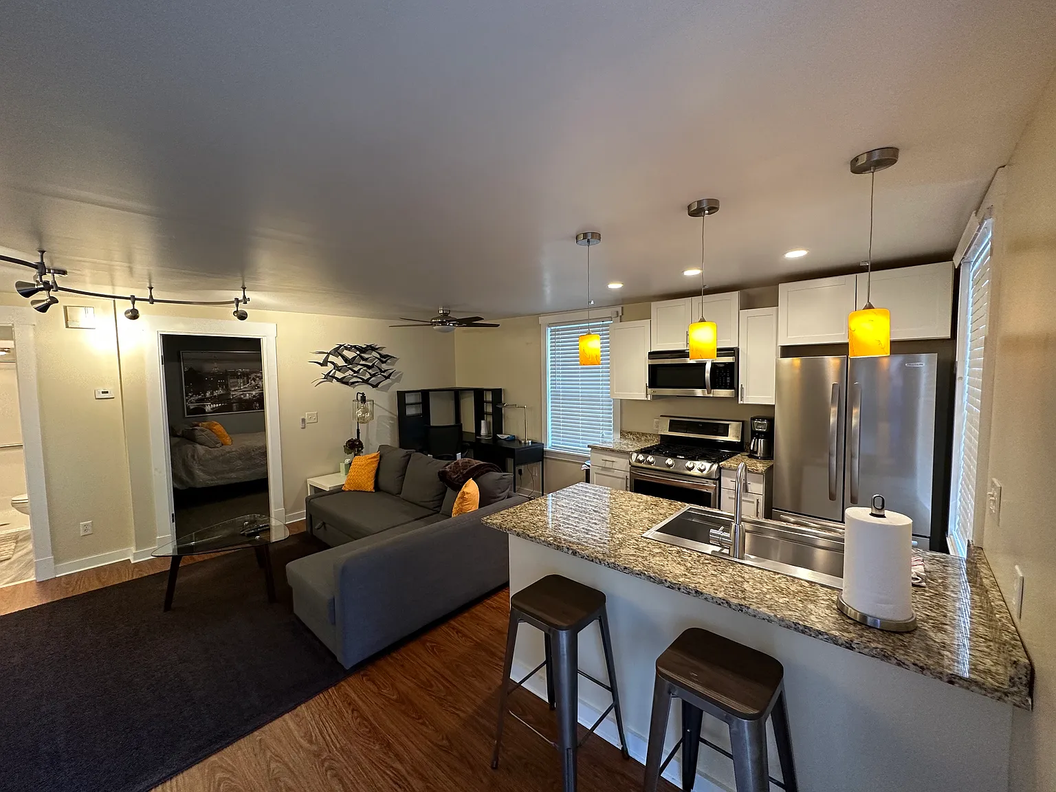 2413 Vine St — Photo 1
