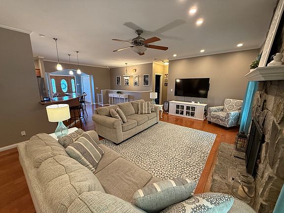 5th image of 146 Sunshine Ln