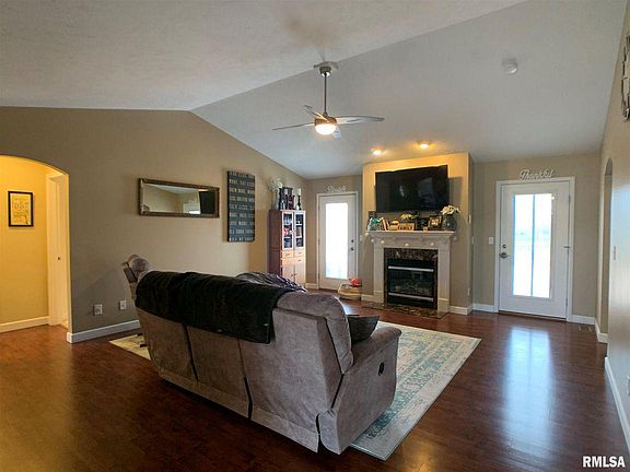 4th image of 145 Blue Springs Dr