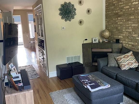 4th image of 1247 N Greenview Ave APT 1