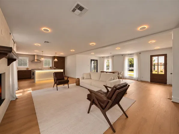 10111 Kerrwood Ln, Houston, TX 77080