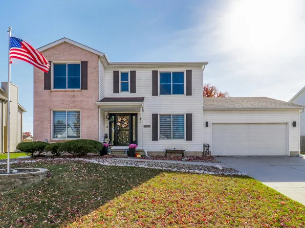 2809 Polo Rd, Bloomington, IL 61704