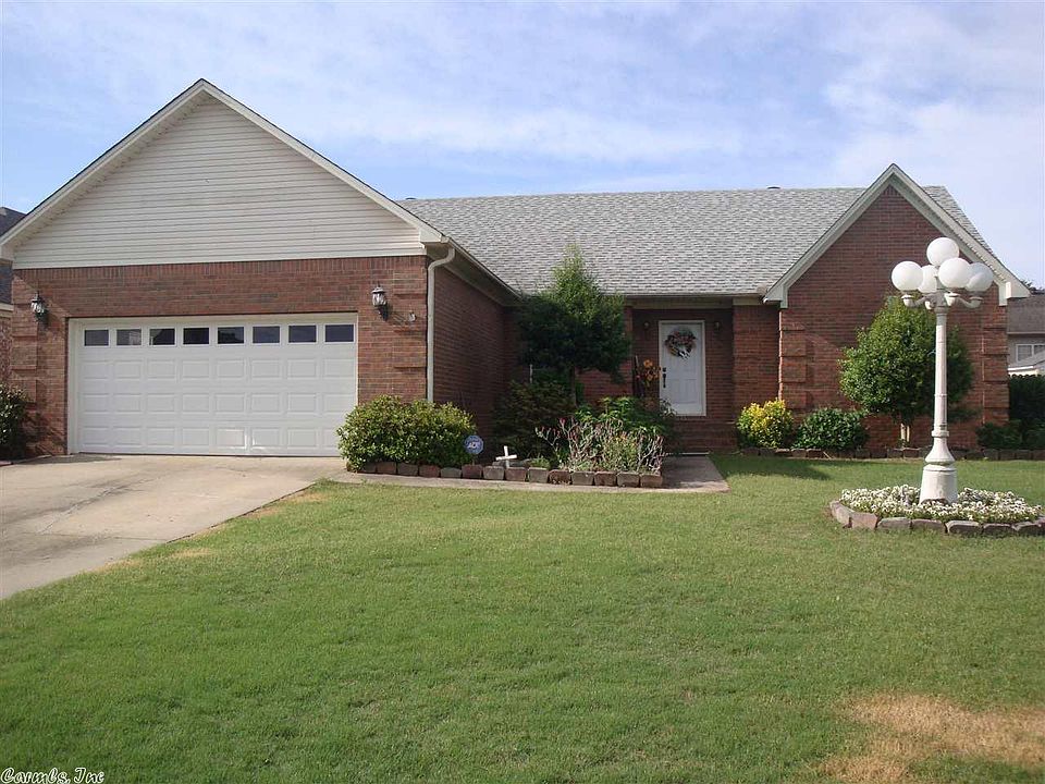 1st image of 2405 Brittany Ln