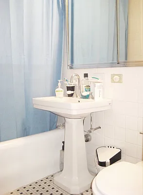 Rented by Segallis Real Estate | media 26