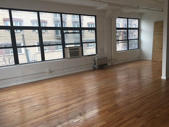 2nd image of 315 Berry St APT 00204