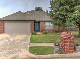 17750 S Santa Fe St, Mounds, OK 74047