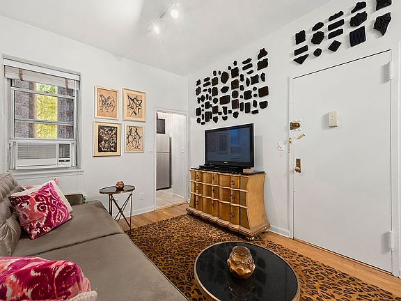 3rd image of 326 W 83rd St APT 2A