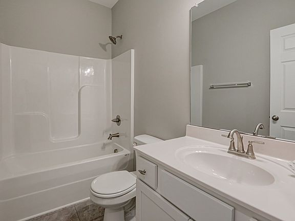 5th image of 167 Hampshire Way Lot 194