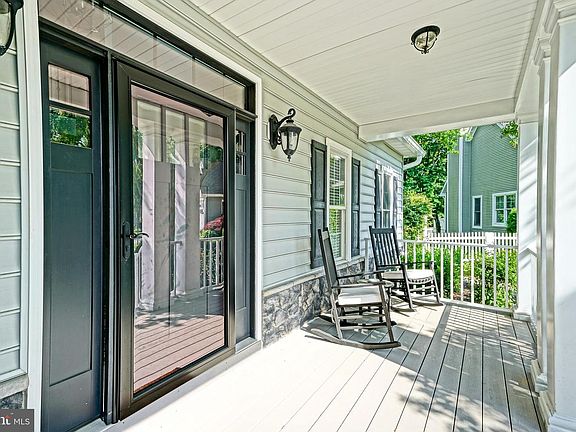 5th image of 32955 Warwick Ct