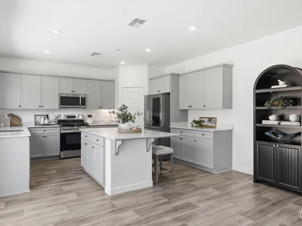 9634 Maple Terrace Ln, Shafter, CA 93263