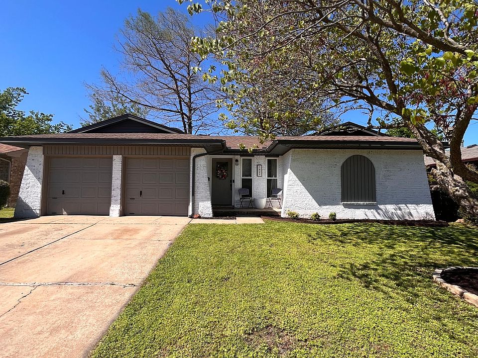1st image of 1627 Village Dr