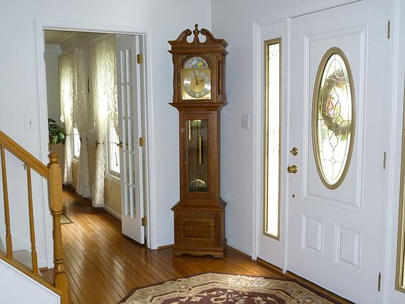 3rd image of 905 Leafy Hollow Cir