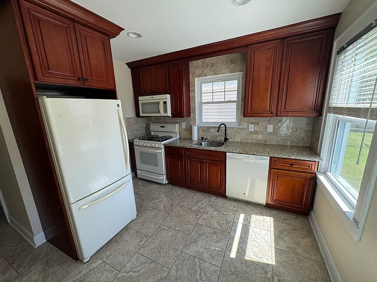 430 Highland Ave #1 — Photo 13