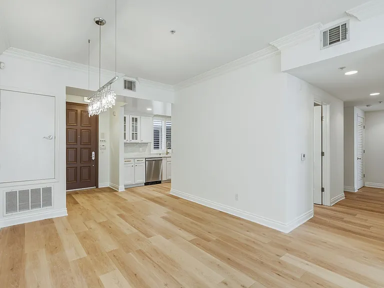 1444 S Point View St #204 — Photo 12