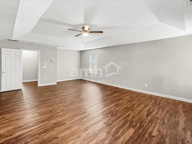 406 Howell Xing — Photo 13