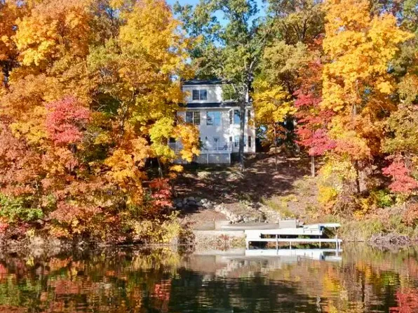 117 Westshore Dr, Jerome, MI 49249