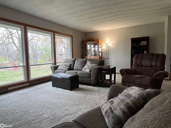 5th image of 1 Walnut Dr