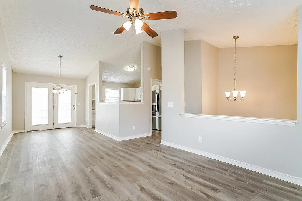 3 bed, 3.0 bath, 2113 sqft, $2,025 — Photo 4