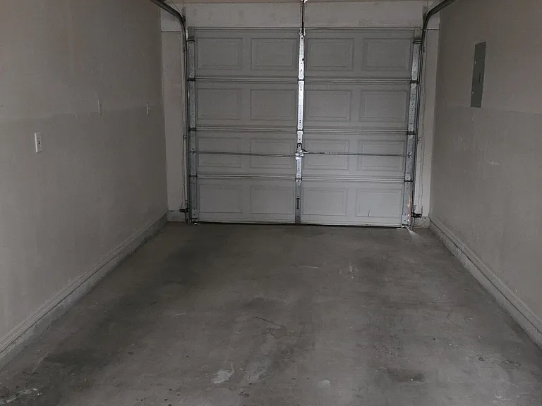 709 La Chapa Ave — Photo 14
