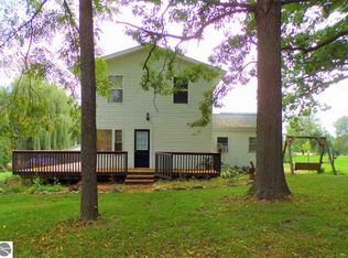 95 W Coe Rd, Riverdale, MI 48877