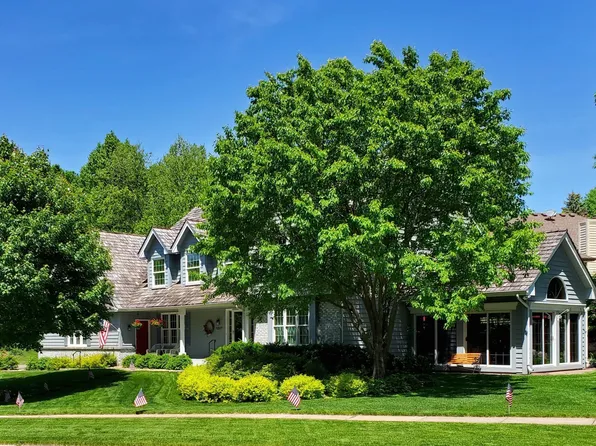 1001 Walden Ct, Burnsville, MN 55337